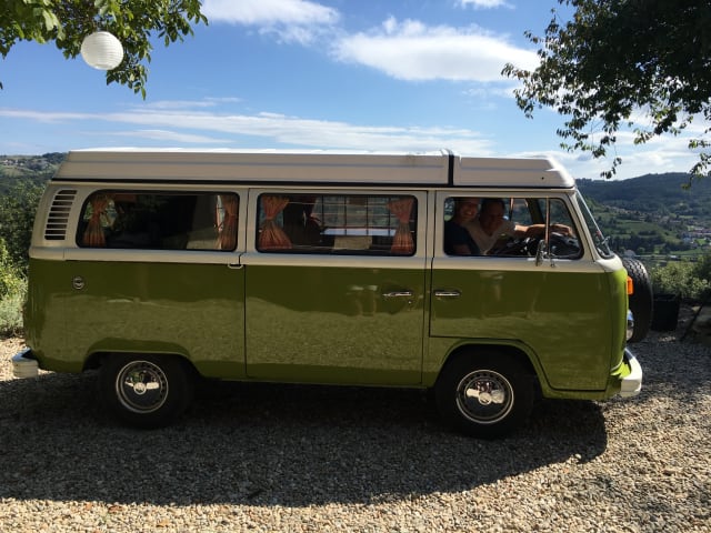 Retro VW T2B Camper Traumbus – technisch top!