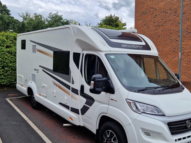 Chanice – 4 berth Swift Escape 684