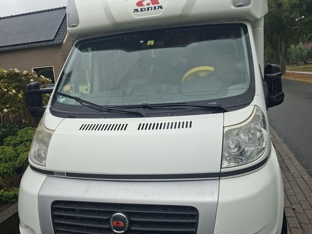 Kikker  – 5p Adria Mobil integrated uit 2011