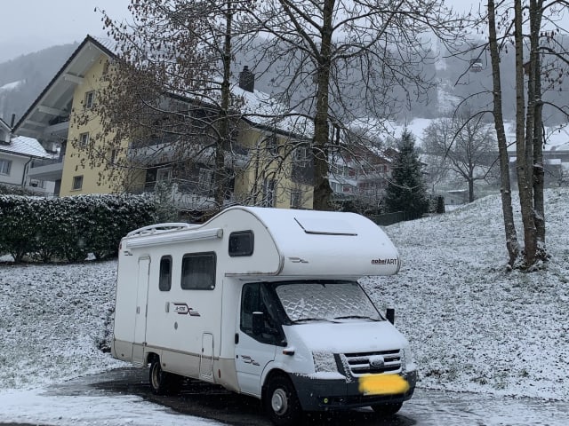 Ford Transit – Ruime camper voor gezinnen maar ook zeer comfortabel voor singles