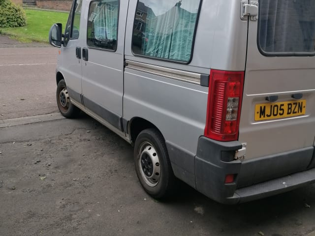 Colz – 2 berth Peugeot bus from 2005