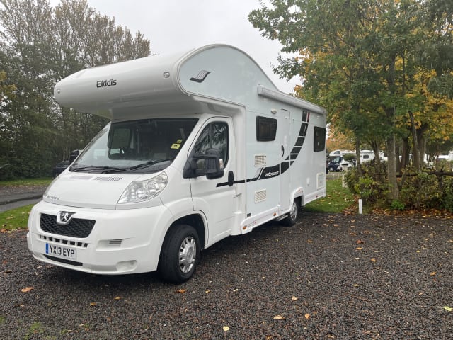 Happy holidays  – Happy Holidays - 6 berth Elddis Autoquest 180