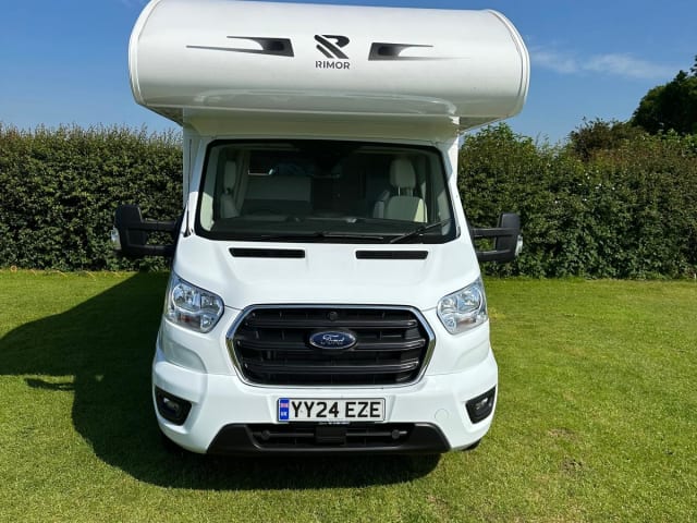 Eze – HR Adventures - Rimor Kilig 9 - 6 berth, 6 seat belt Motorhome