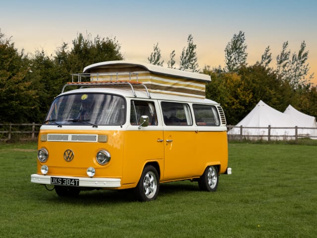 Betsy – VW T2 Bay-campervan 1979 met 4 slaapplaatsen