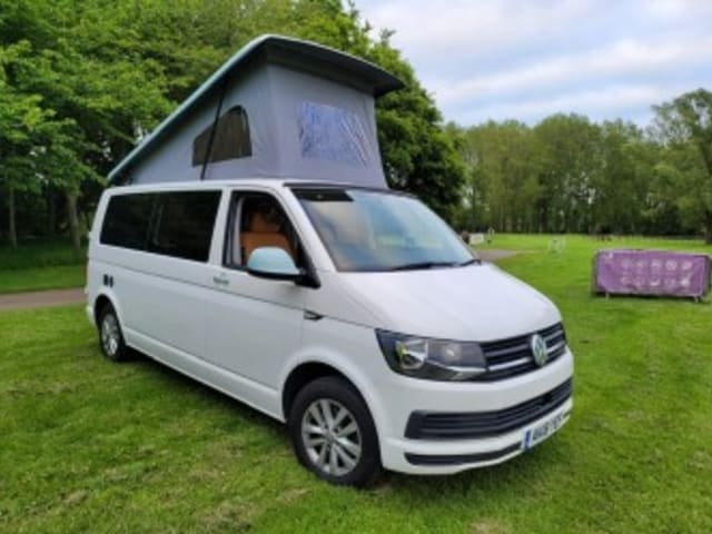 Jeff – 6-persoons Volkswagen campervan uit 2018