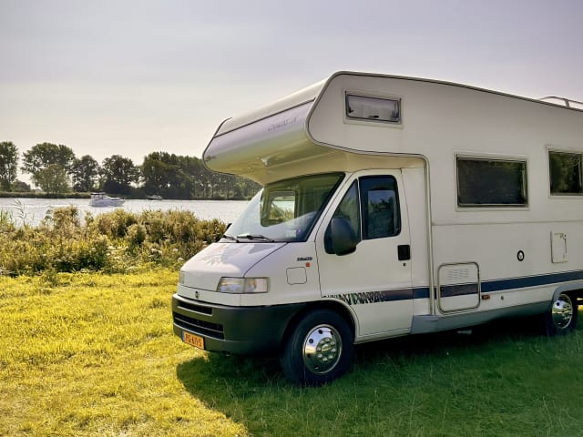 Huisje op wielen  – Spacious family/friends camper 
