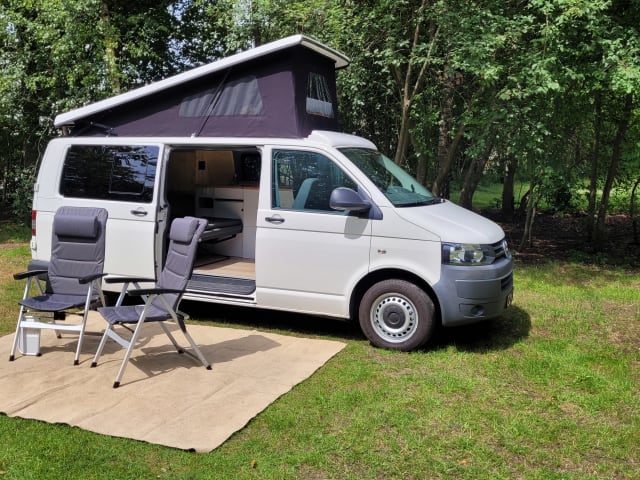 4-person Volkswagen with pop-up roof and long wheelbase for extra space