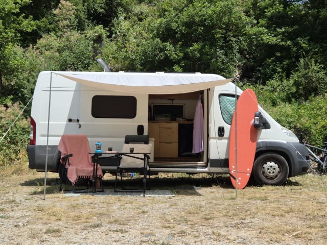 Boxy – Spacious off-grid bus camper 'Boxy' 2/3 pers. (2014)