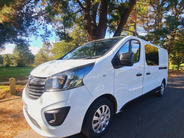 Vauxhall Vivaro LWB campervan (2 berth)