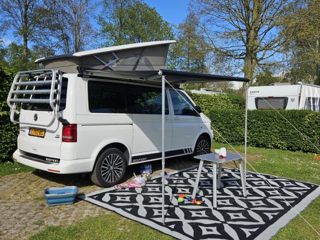 Mutsenclub – 4p Volkswagen campervan uit 2013