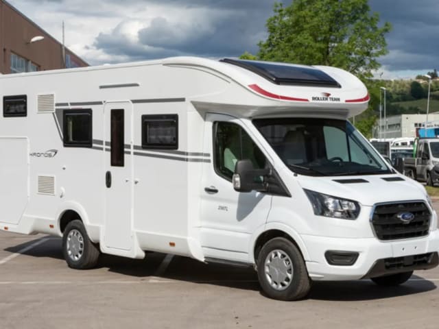 Tout neuf (2023) Performance automatique 170cv - WIFI - Prêt à camper