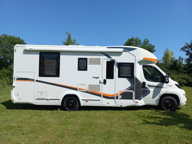 4p Challenger semi-integrated uit 2017