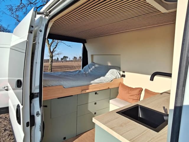 2p Citroën bus from 2014