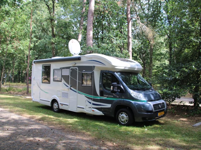 4-person Chausson semi-integrated from 2012