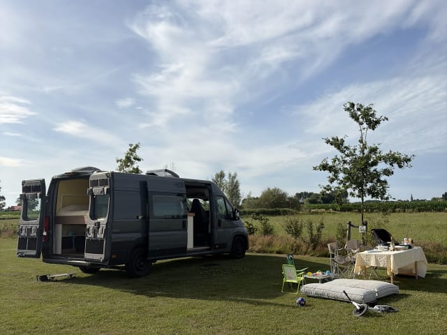 Boulder Bus – Opel Movano hors réseau 4 ceintures de sécurité 