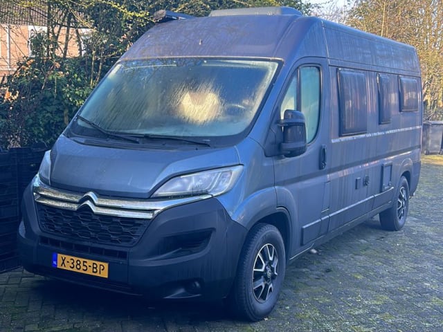 4p Pössl bus uit 2020