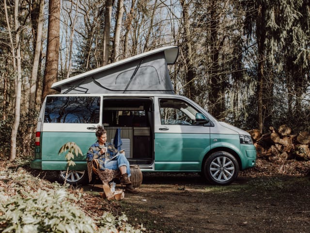 Ocean – Volkswagen camper, 4 persoons van alle gemakken voorzien