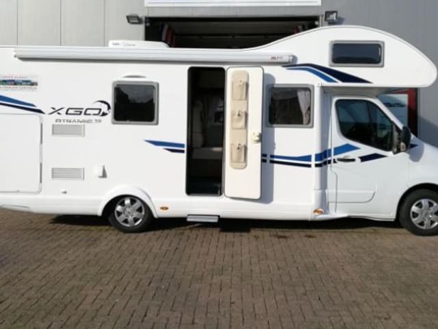 G-type – Moderner Camper, Navi, 2 x Klimaanlage, TV-Bildschirm etc.