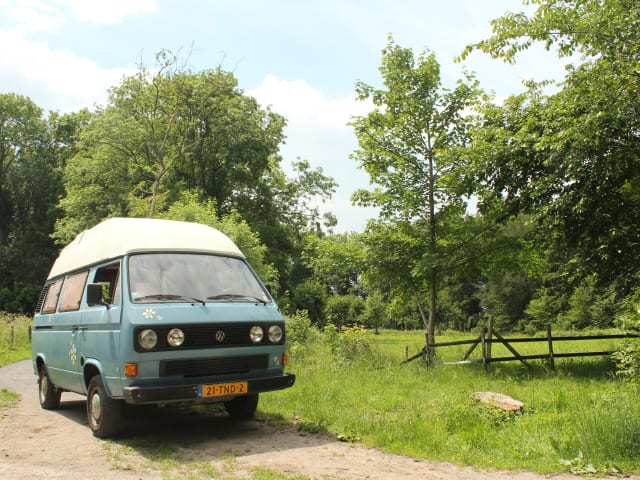 Mr. Blue – Volkswagen T3 confortable pour 2 à 4 personnes de 1986 !