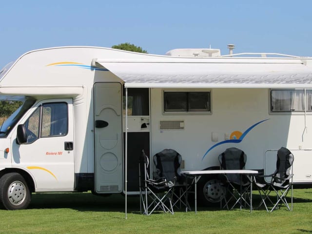 Riviera 181 6 slaapplaatsen Camper