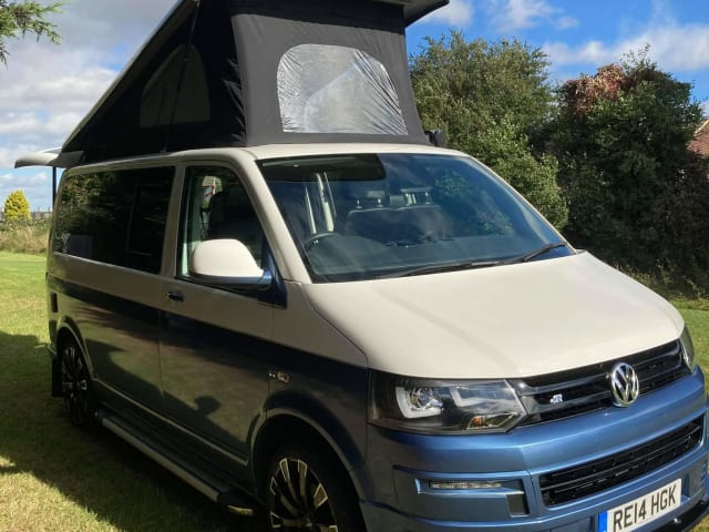 ANIA  – 4 berth Volkswagen bus from 2014