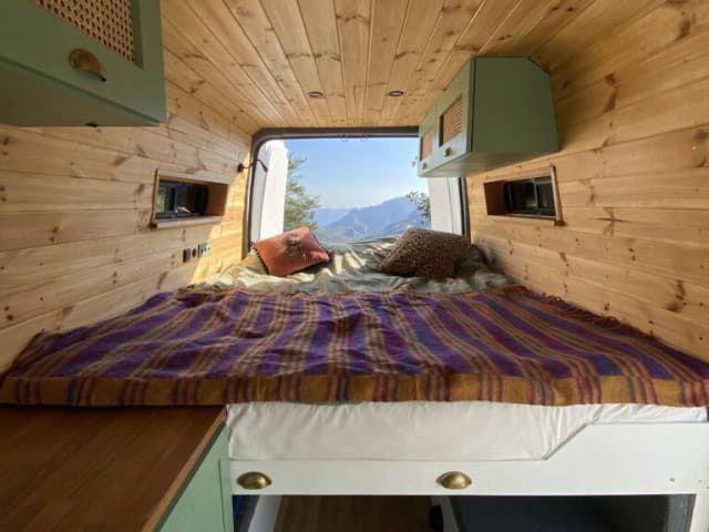 Bert – 2 Berth Transit Stealth Van, Cosy, Homely, Great Value