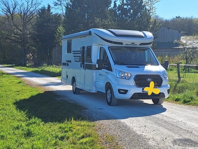 Villa op Wielen – 4p Roller Team semi-integrated uit 2025