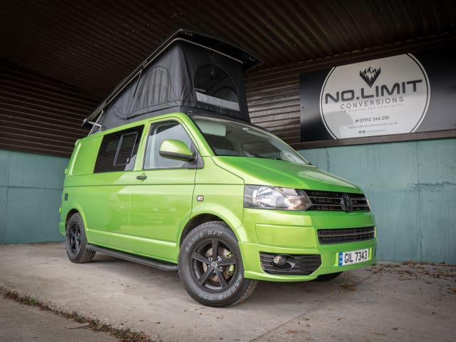 Camper VW T5.1 accattivante con 4 posti letto