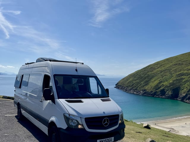 The Juanderer – 2 berth Mercedes-Benz bus from 2015