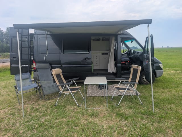 Benz – 2p Mercedes-Benz bus uit 2004