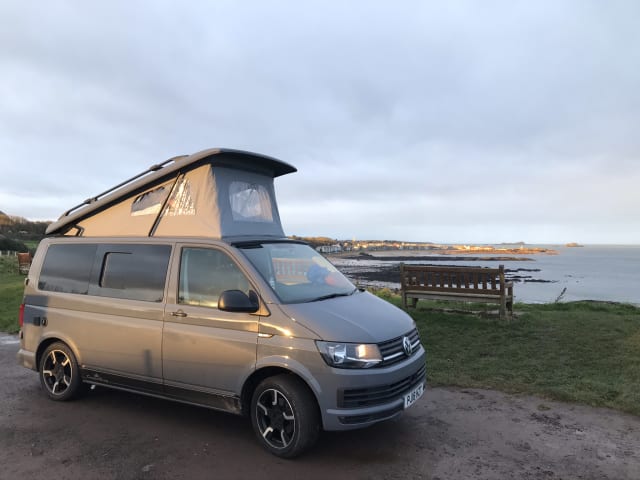 Gandalf – VW T6 Wohnmobil mit 4 Schlafplätzen