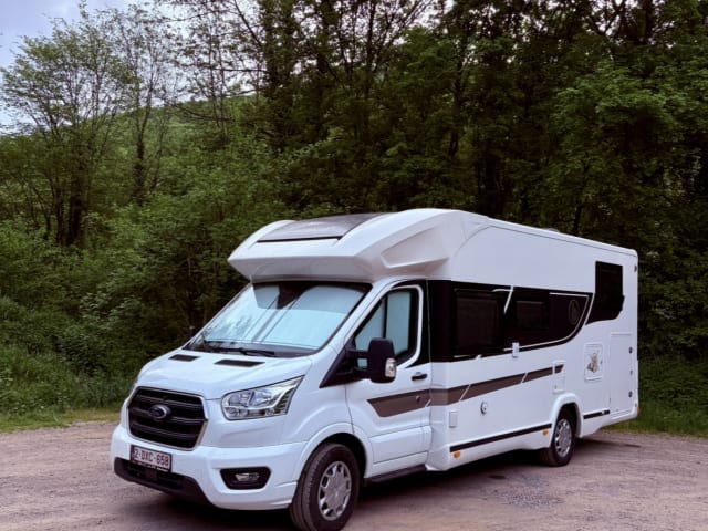 happy camplife – 5p Ford semi-integrated uit 2023