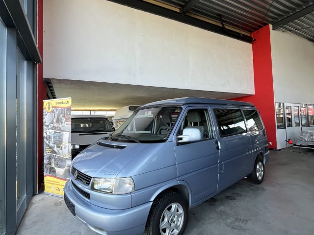 Eventje  – 4p Volkswagen bus from 2002
