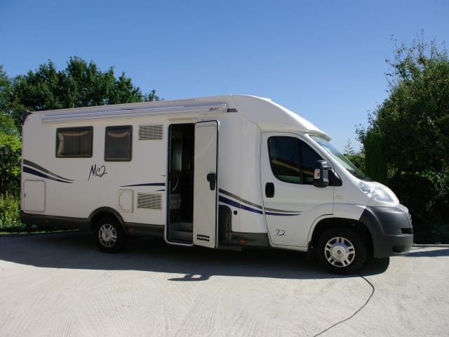 Very nice motorhome, in perfect condition.