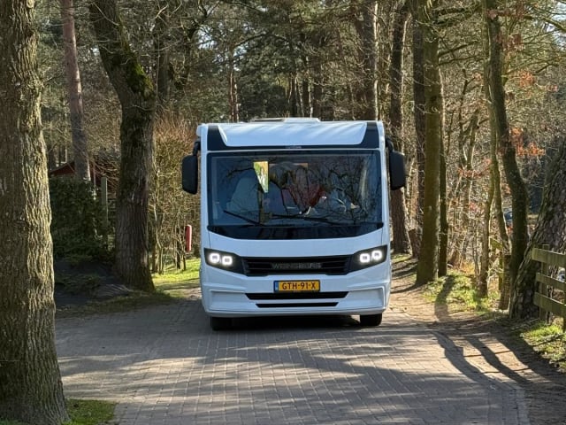 Weinsberg Caracore 700 meg – 4p Fiat integriert ab 2024