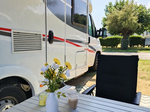 Sunlight T64 – geräumiges Wohnmobil – ultimative Freiheit