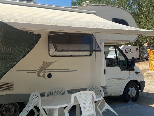 Patrizia – Fully equipped camper