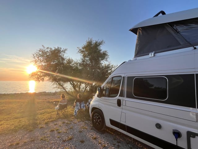 Ride Your Own Story – Hymer Grand Canyon - Spacious and compact for 4 people