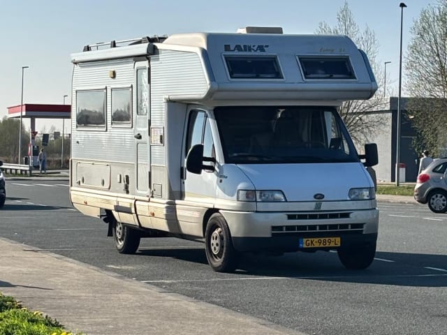 LAIKA – 4p Fiat alcove from 1998