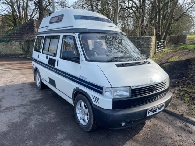 VW T4 Trident Coach Built Campervan – Volkswagen T4 Trident Coach Build Campervan mit Hochdach.