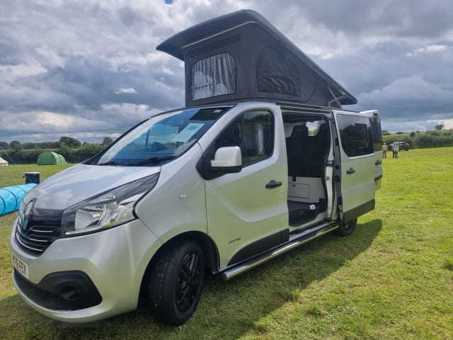 Trevor – 4 berth Renault campervan from 2016