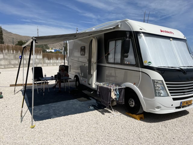 Super camper – Fiat 2.2 Turbo Dethleffs intégrale 2012 5 Press est à l'état neuf