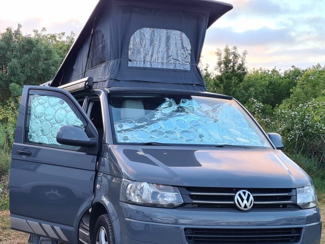 Off-grid – Camper Volkswagen per 4 persone del 2013