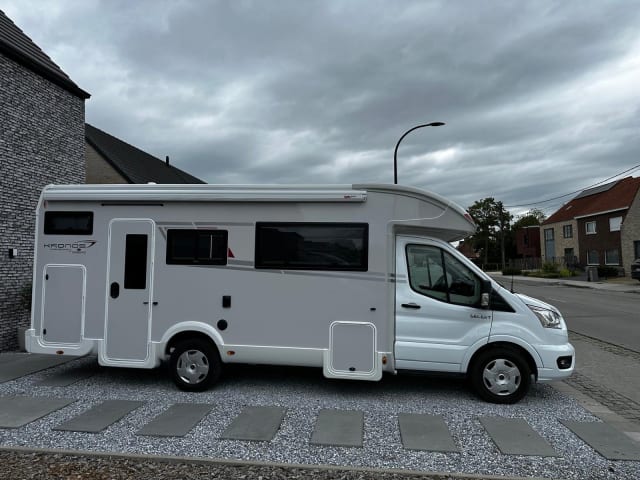 House On Wheels by Lisette 🚐 – 6p Ford integrated uit 2025