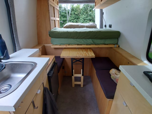 2p Mercedes Sprinter cozy campervan 