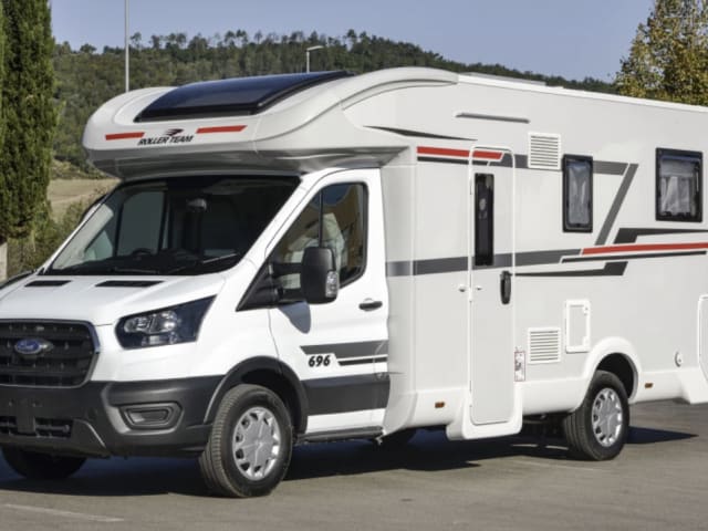 Caroline – Tout nouveau camping-car 5 couchettes 2022