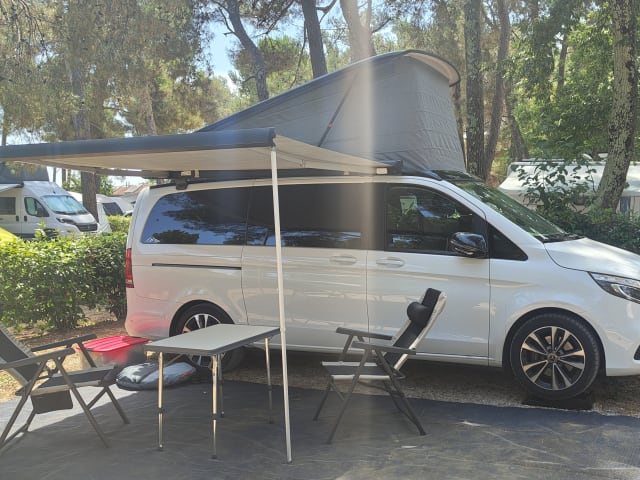 4-person Mercedes-Benz campervan from 2020