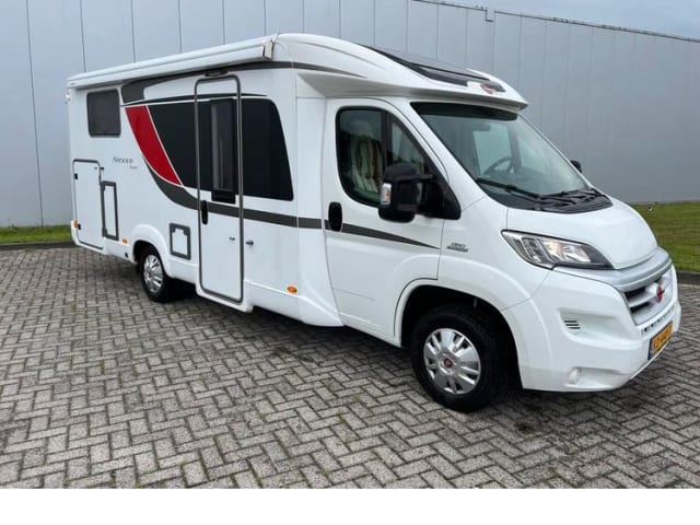 2p Fiat semi-integrated uit 2015