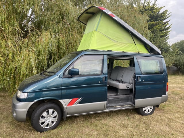 Camper Mazda a 4 posti letto del 2003