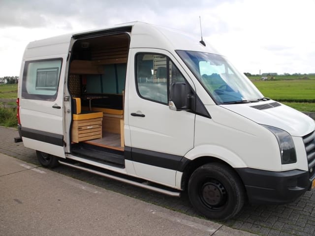 EigenWijze – Unique bus camper, with nice interior